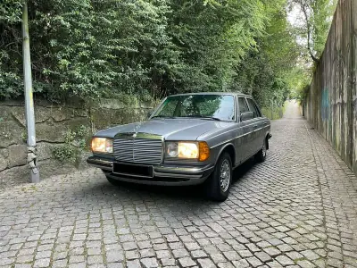 Mercedes-Benz 300 1982 - 13900 EUR, 233000 km - AUTO.MOTO.pt - 233000km - foto 26 de 32