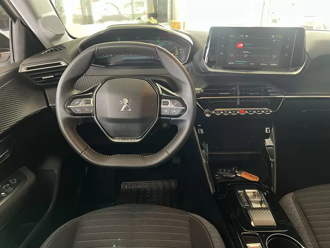 Peugeot e-208 2022 - 17600 EUR, 32358 km - AUTO.MOTO.pt - 32358km - foto 9 de 24