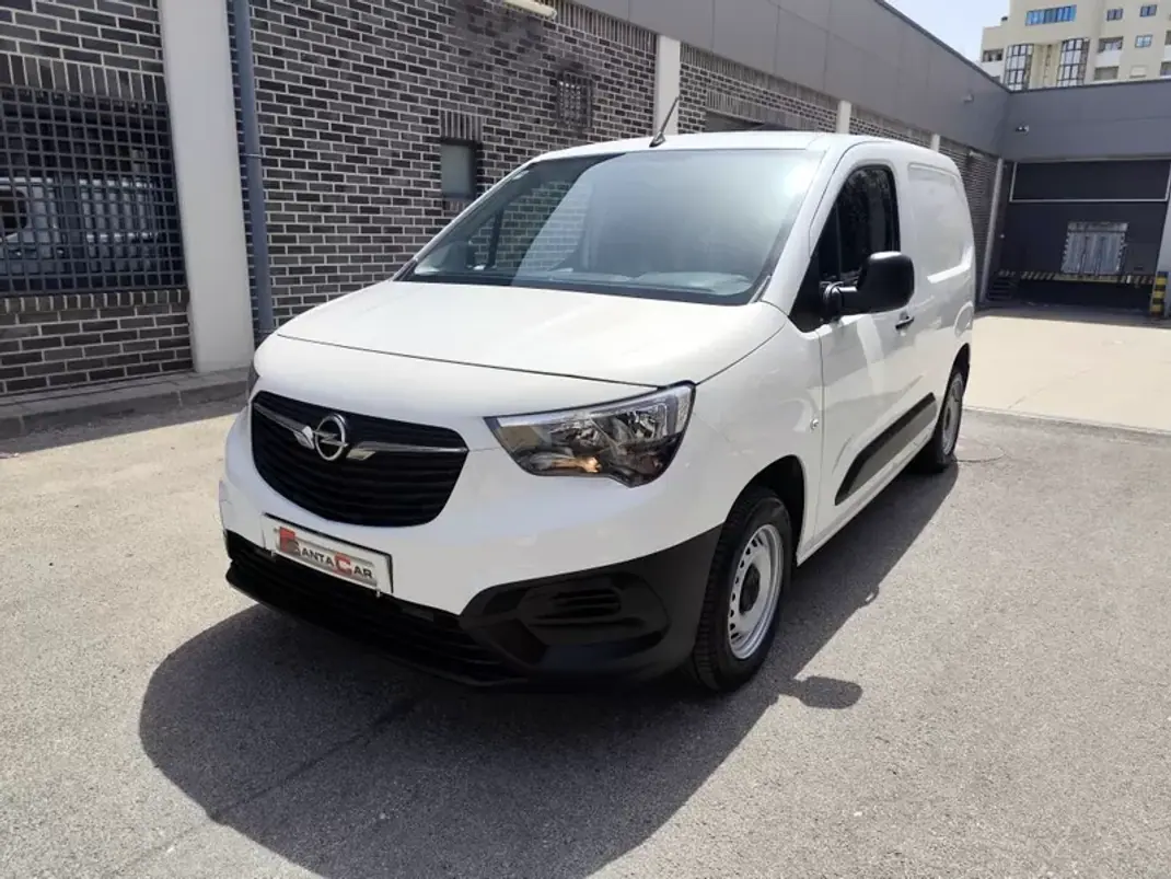 Opel COMBO 2019 - 11980 EUR, 162000 km - AUTO.MOTO.pt - 162000km - foto 5 de 21