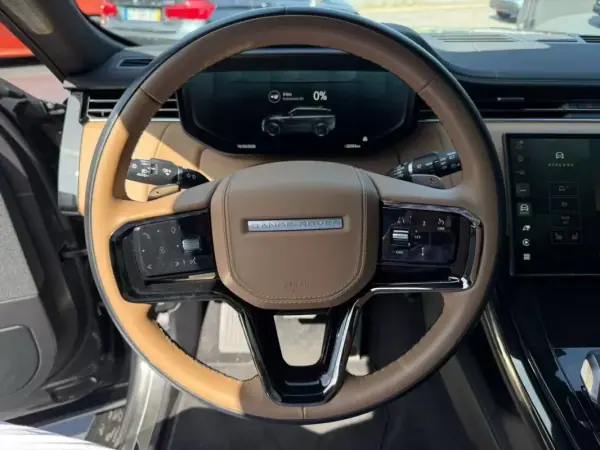 Land Rover Range Rover Sport 2025 - 115000 EUR, 22000 km - AUTO.MOTO.pt - 22000km - foto 13 de 19