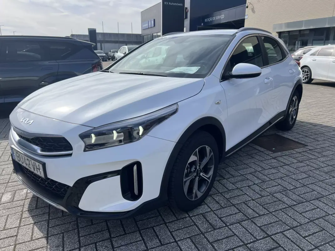 Kia XCeed 2025 - 22500 EUR, 3500 km - AUTO.MOTO.pt - 3500km - foto 3 de 21