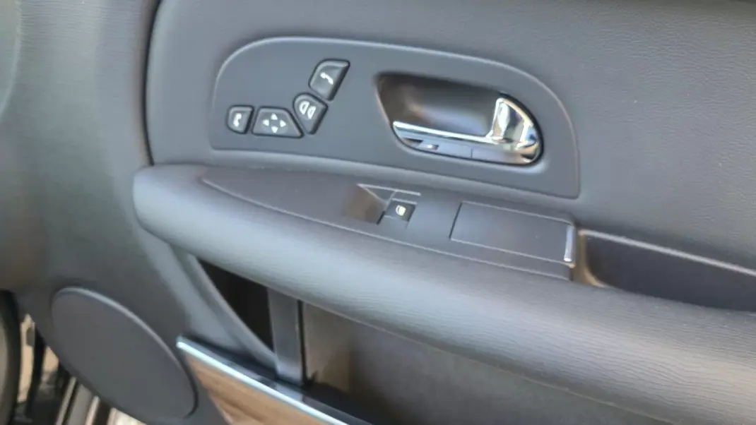 Citroën C6 2006 - 16490 EUR, 82000 km - AUTO.MOTO.pt - 82000km - foto 20 de 22