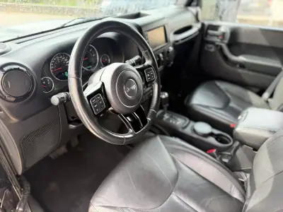 Jeep Wrangler Unlimited 2016 - 48000 EUR, 158000 km - AUTO.MOTO.pt - 158000km - foto 10 de 14