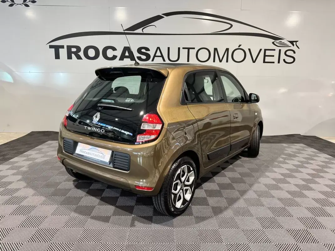 Renault Twingo 2015 - 7900 EUR, 124650 km - 124650km - foto 31 de 42