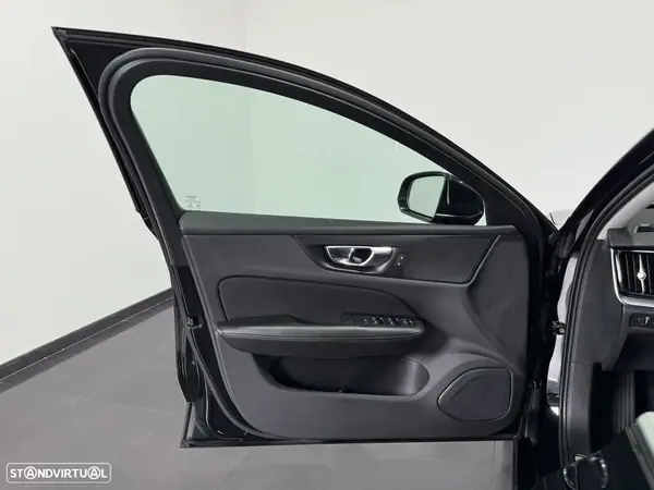 Volvo V60 2021 - 25990 EUR, 82125 km - AUTO.MOTO.pt - 82125km - foto 13 de 51