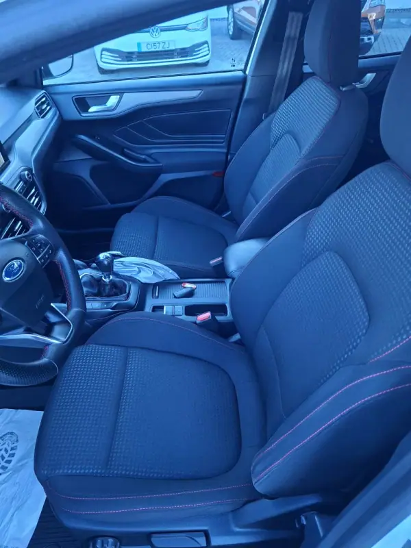Ford Focus 2022 - 16500 EUR, 97500 km - AUTO.MOTO.pt - 97500km - foto 15 de 37