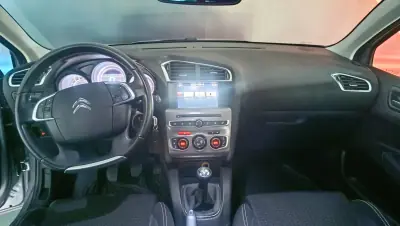 Citroën C4 2016 - 8900 EUR, 139900 km - AUTO.MOTO.pt - 139900km - foto 9 de 16