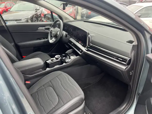 Kia Sportage 2025 - 39500 EUR, 10800 km - AUTO.MOTO.pt - 10800km - foto 12 de 21