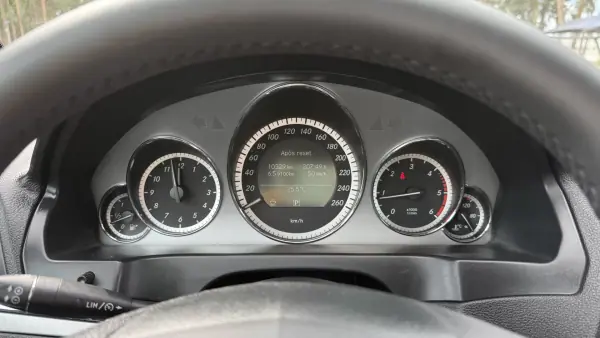 Mercedes-Benz E 250 2010 - 17000 EUR, 0 km - AUTO.MOTO.pt - foto 19 de 56
