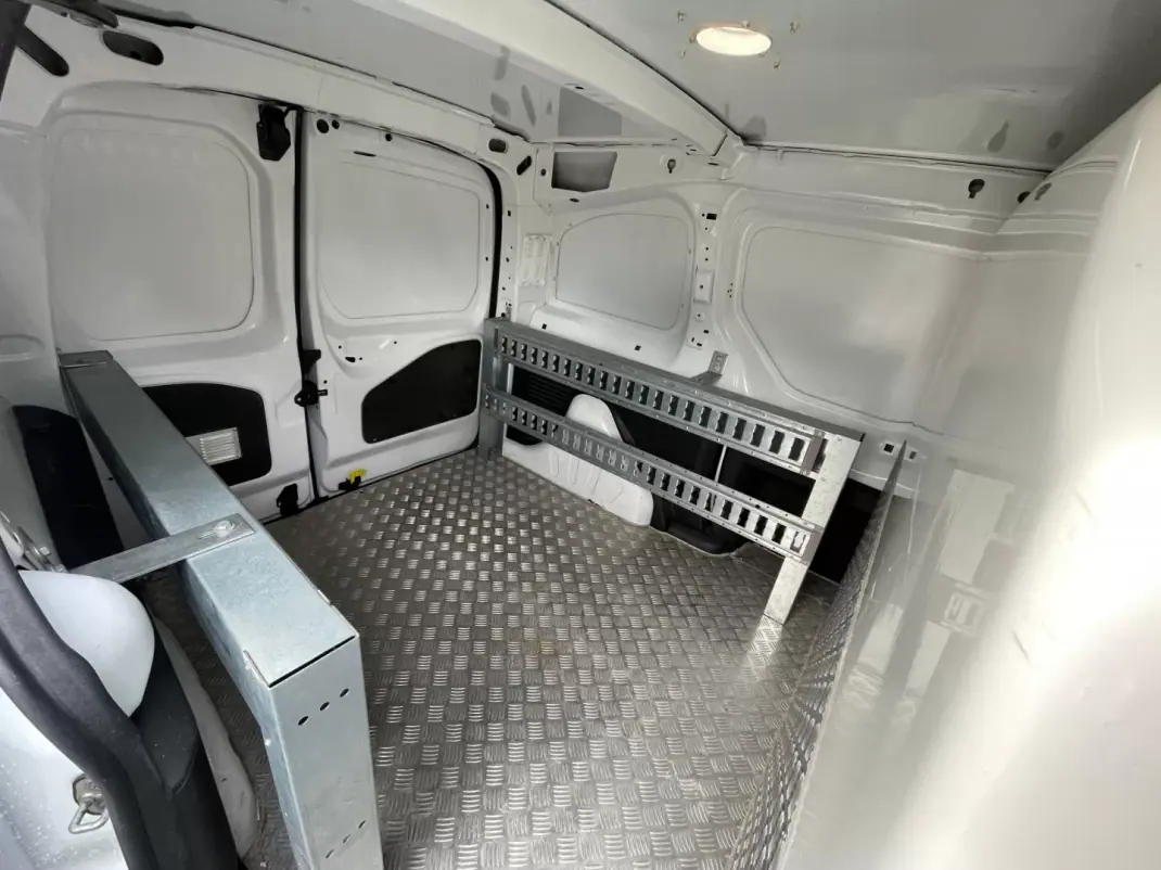 Citroën Berlingo 1.6 HDI IVA Dedutível 2019 - 10900 EUR, 142000 km - AUTO.MOTO.pt - 142000km - foto 33 de 36