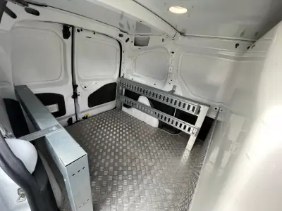 Citroën Berlingo 1.6 HDI IVA Dedutível 2019 - 10900 EUR, 142000 km - AUTO.MOTO.pt - 142000km - foto 33 de 36