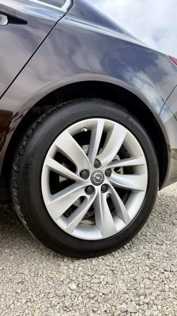 Opel Insignia 2016 - 12500 EUR, 164000 km - AUTO.MOTO.pt - 164000km - foto 9 de 61