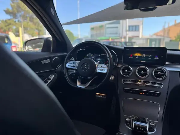 Mercedes-Benz C 300 2021 - 30400 EUR, 104826 km - AUTO.MOTO.pt - 104826km - foto 7 de 13