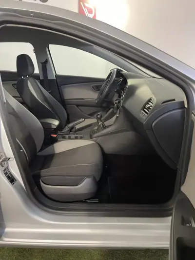 SEAT Leon 2013 - 8500 EUR, 258000 km - AUTO.MOTO.pt - 258000km - foto 18 de 27