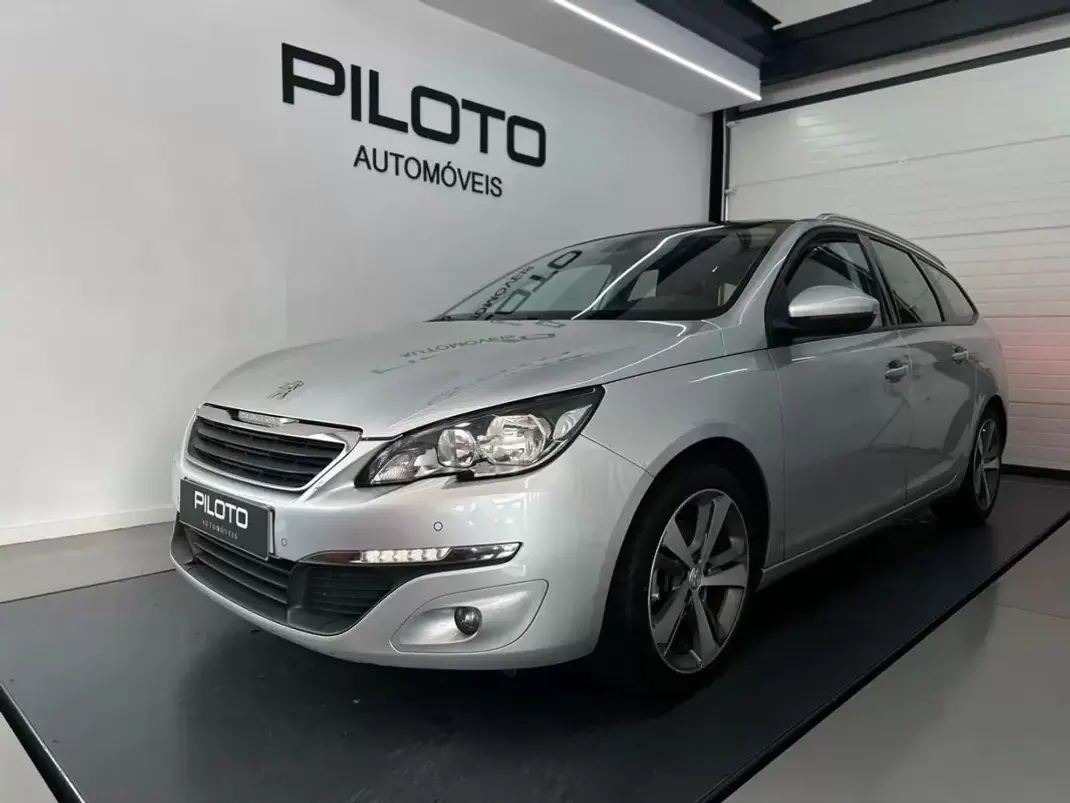 Peugeot 308 SW 2016 - 7990 EUR, 212792 km - AUTO.MOTO.pt - 212792km - foto 1 de 22
