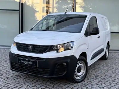 Peugeot Partner 1.5 BLUEHDI L2 Longa IVA Dedutível 2020 - 12500 EUR, 156592 km - AUTO.MOTO.pt - 156592km - foto 2 de 18