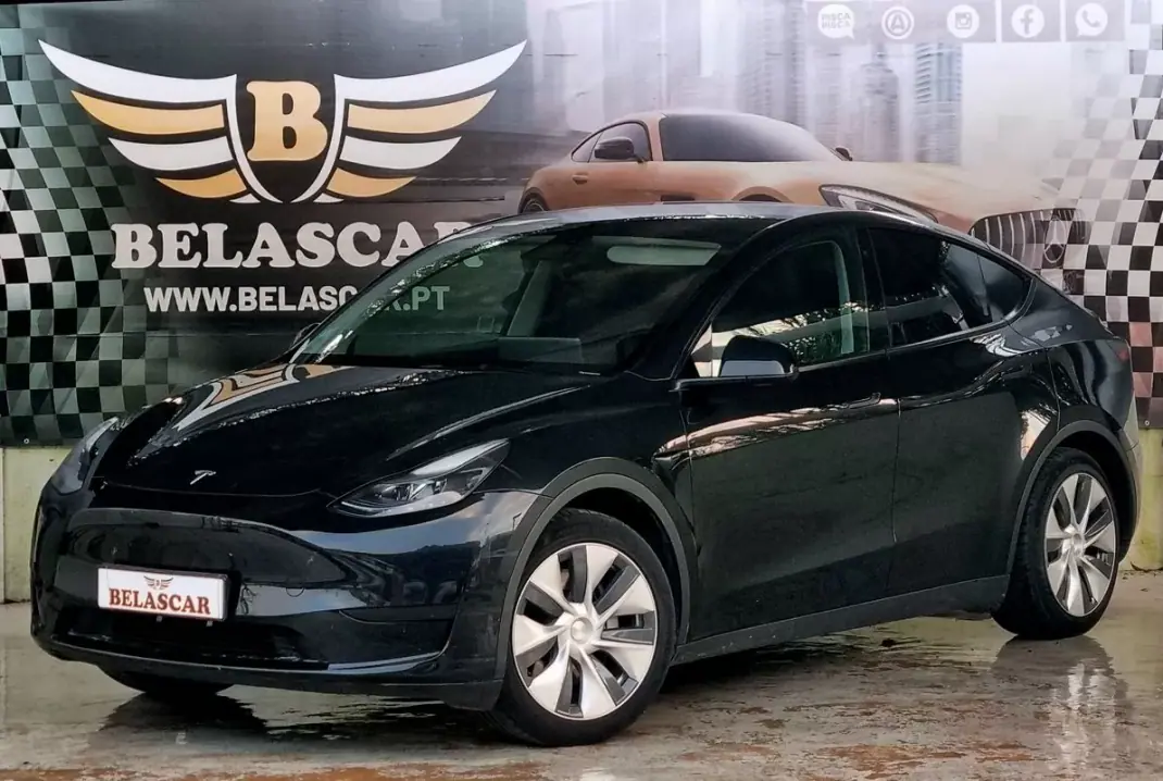 Tesla Model Y 2023 - 31500 EUR, 65000 km - AUTO.MOTO.pt - 65000km - foto 1 de 10