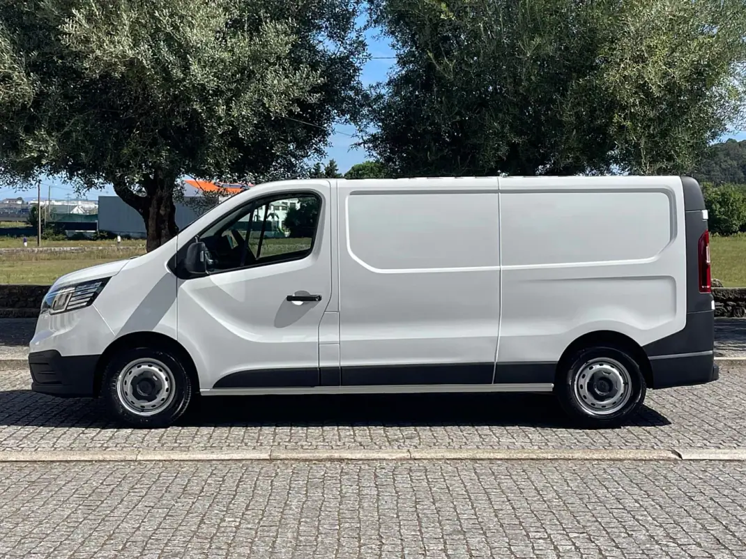 Renault Trafic 2023 - 22900 EUR, 48000 km - 48000km - foto 10 de 40