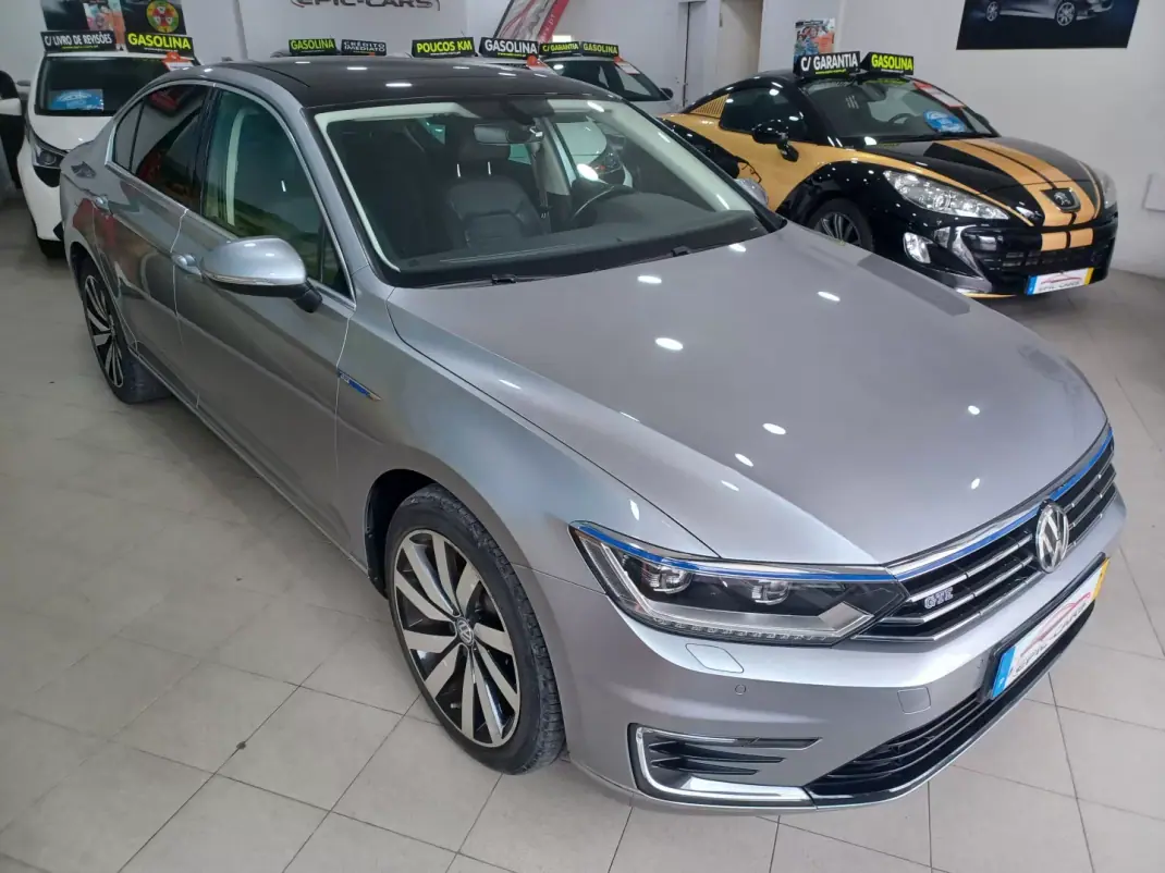 Volkswagen Passat 2017 - 19390 EUR, 112082 km - AUTO.MOTO.pt - 112082km - foto 10 de 40