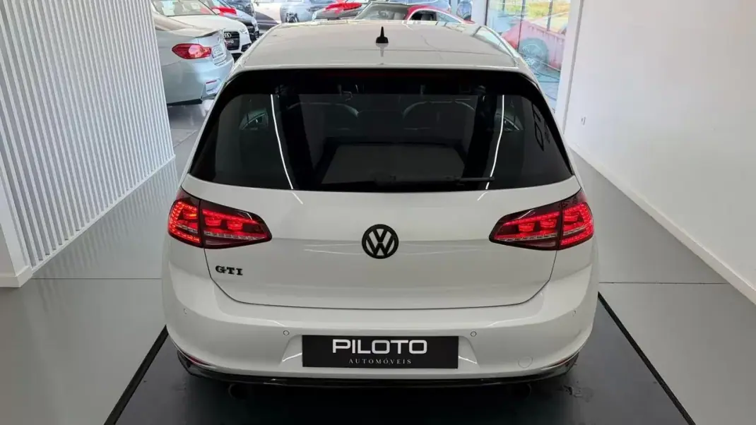 Volkswagen Golf 2013 - 20990 EUR, 163534 km - AUTO.MOTO.pt - 163534km - foto 19 de 22