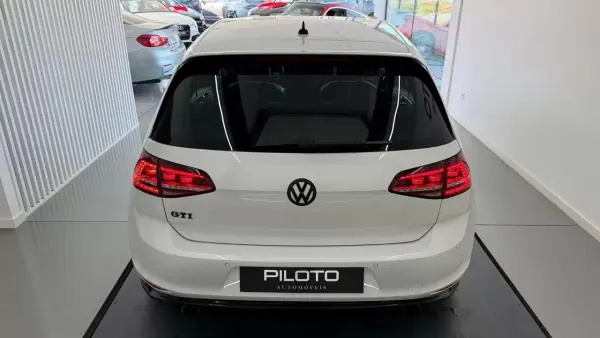 Volkswagen Golf 2013 - 19990 EUR, 163534 km - AUTO.MOTO.pt - 163534km - foto 19 de 22