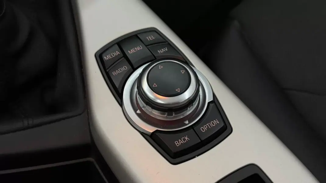 BMW 218 2016 - 19490 EUR, 108715 km - AUTO.MOTO.pt - 108715km - foto 15 de 35