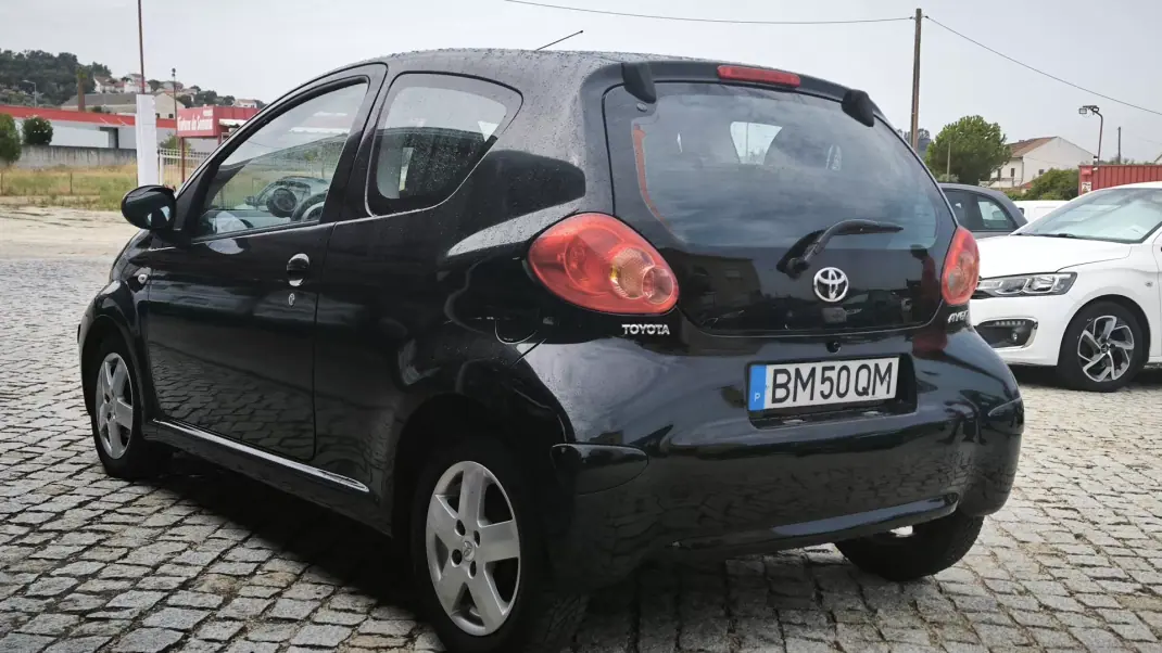Toyota Aygo 2007 - 5450 EUR, 125960 km - 125960km - foto 6 de 8