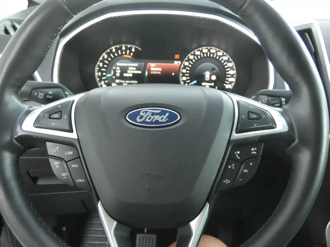 Ford S-Max 2016 - 18750 EUR, 199000 km - AUTO.MOTO.pt - 199000km - foto 22 de 25