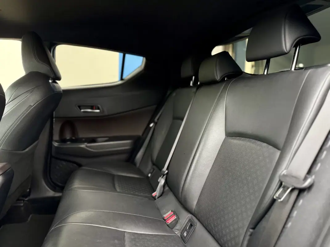 Toyota C-HR 2019 - 23950 EUR, 92000 km - 92000km - foto 14 de 25
