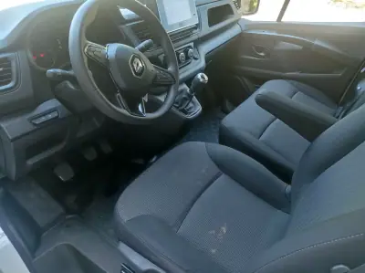Renault Trafic 2023 - 22990 EUR, 96500 km - AUTO.MOTO.pt - 96500km - foto 10 de 16