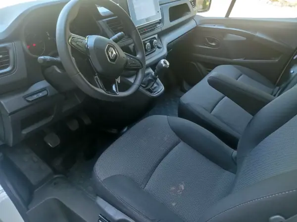 Renault Trafic 2023 - 22990 EUR, 96500 km - AUTO.MOTO.pt - 96500km - foto 10 de 16