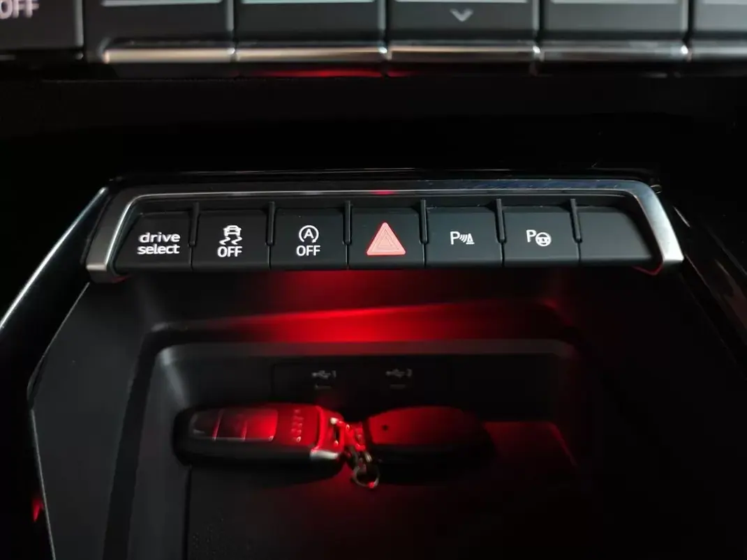 Audi RS3 Sportback 2024 - 69500 EUR, 41900 km - AUTO.MOTO.pt - 41900km - foto 39 de 48