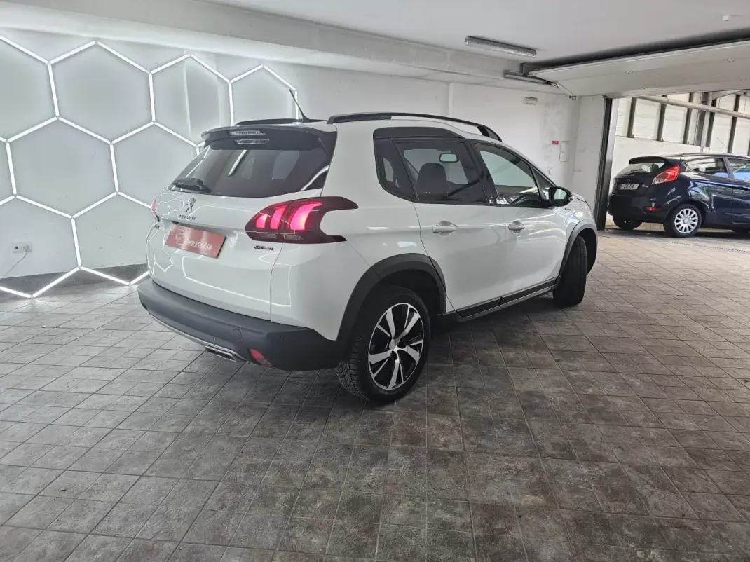 Peugeot 2008 2019 - 12850 EUR, 138694 km - AUTO.MOTO.pt - 138694km - foto 16 de 35