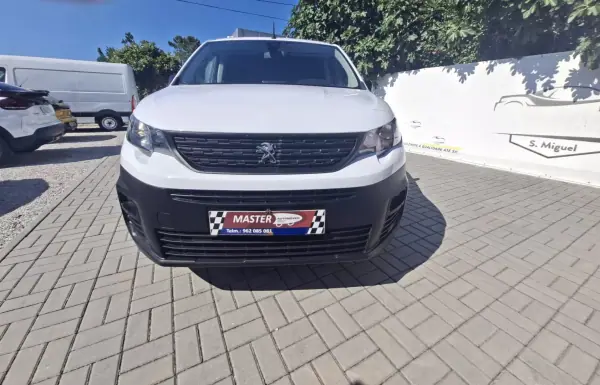 Peugeot Partner 2022 - 14850 EUR, 98726 km - AUTO.MOTO.pt - 98726km - foto 11 de 40
