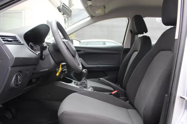 SEAT Ibiza 2019 - 10490 EUR, 194000 km - AUTO.MOTO.pt - 194000km - foto 11 de 16