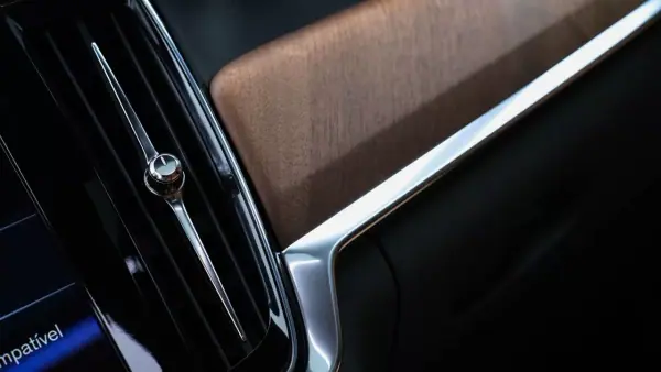Volvo S90 2016 - 24750 EUR, 266000 km - AUTO.MOTO.pt - 266000km - foto 30 de 50