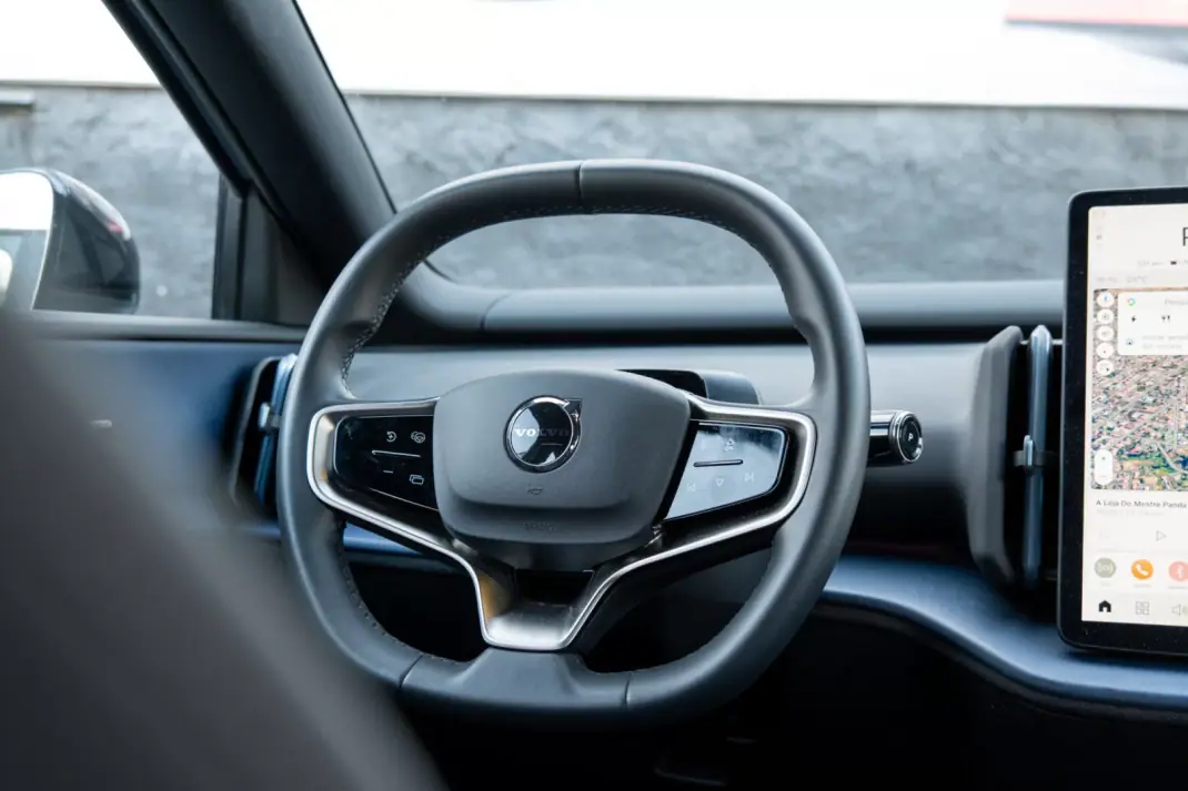 Volvo EX 30 2024 - 31900 EUR, 28000 km - AUTO.MOTO.pt - 28000km - foto 10 de 26