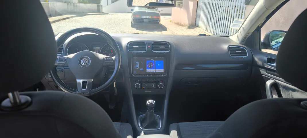 Volkswagen Golf Variant 2010 - 6500 EUR, 138000 km - AUTO.MOTO.pt - 138000km - foto 4 de 8