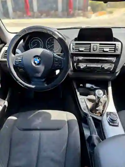 BMW 116 2018 - 16000 EUR, 200000 km - AUTO.MOTO.pt - 200000km - foto 7 de 9