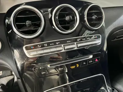 Mercedes-Benz GLC 220 2018 - 36600 EUR, 100274 km - AUTO.MOTO.pt - 100274km - foto 13 de 21