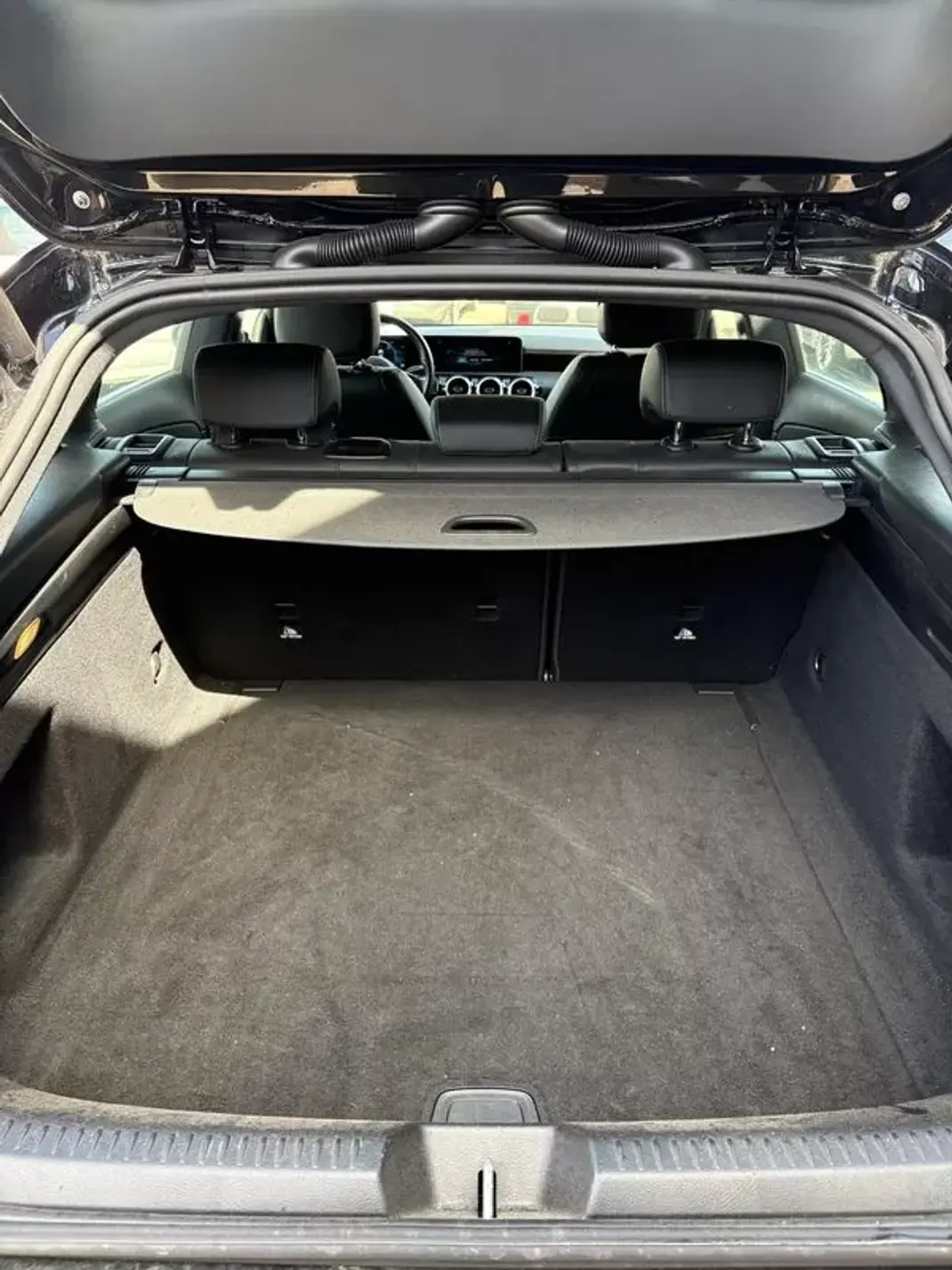 Mercedes-Benz CLA 180 2019 - 24100 EUR, 93500 km - AUTO.MOTO.pt - 93500km - foto 10 de 21