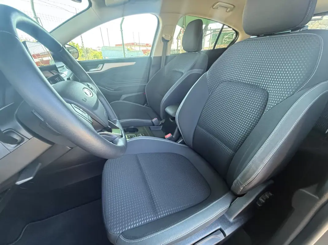 Ford Focus 2019 - 16900 EUR, 25404 km - AUTO.MOTO.pt - 25404km - foto 13 de 16