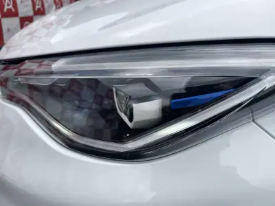 Renault Zoe 2020 - 14990 EUR, 69000 km - AUTO.MOTO.pt - 69000km - foto 8 de 23