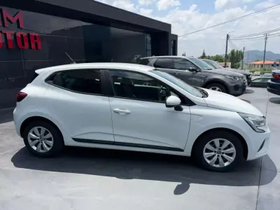 Renault Clio 2021 - 12500 EUR, 125000 km - AUTO.MOTO.pt - 125000km - foto 3 de 10
