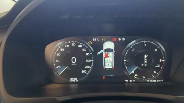 Volvo XC 90 2016 - 27900 EUR, 185393 km - AUTO.MOTO.pt - 185393km - foto 43 de 58