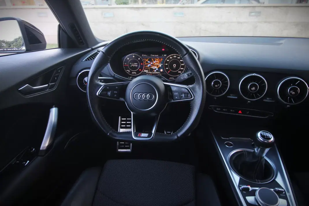Audi TT Roadster 2015 - 23990 EUR, 151000 km - 151000km - foto 34 de 47