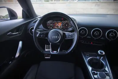 Audi TT Roadster 2015 - 23990 EUR, 151000 km - AUTO.MOTO.pt - 151000km - foto 34 de 47
