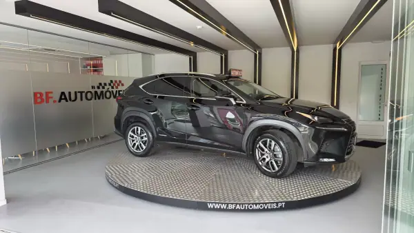 Lexus NX 300h 2018 - 31900 EUR, 78634 km - AUTO.MOTO.pt - 78634km - foto 9 de 65
