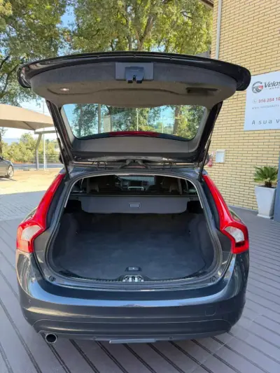 Volvo V60 2014 - 8900 EUR, 219293 km - 219293km - foto 6 de 13