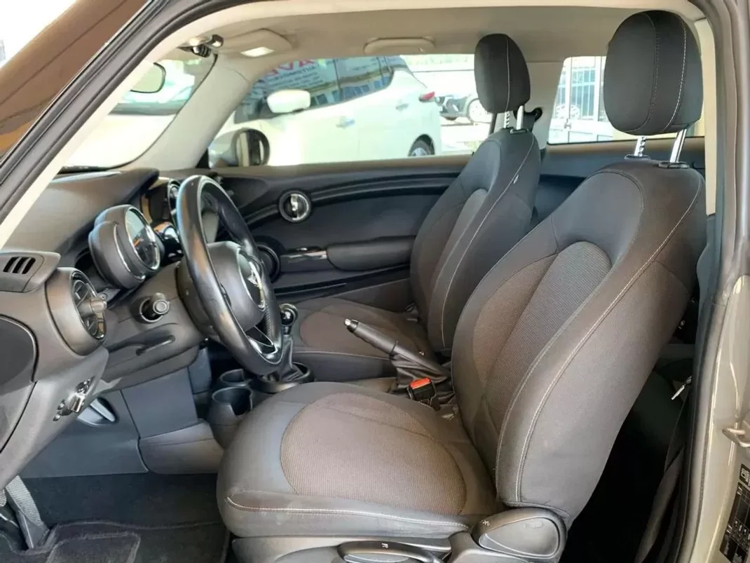 MINI One 2014 - 10950 EUR, 182795 km - AUTO.MOTO.pt - 182795km - foto 10 de 15